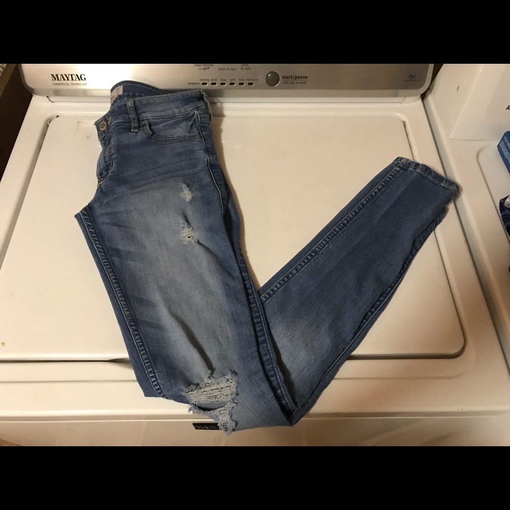 Hollister distressed skinny jeans